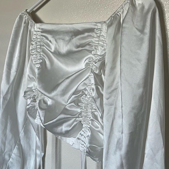 Small Ruched Drawstring Crop Top - Picture 2 of 2